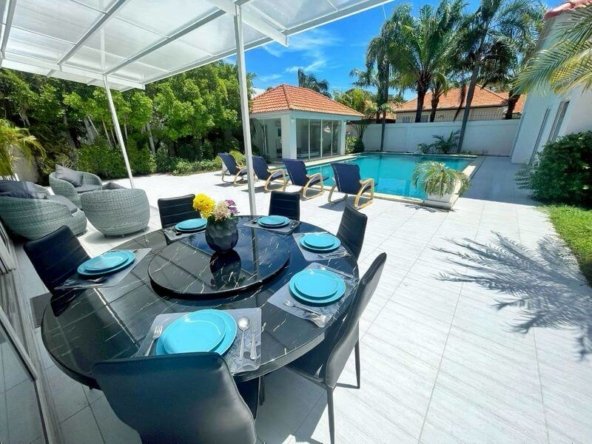 Luxury Pool Villa Majestic Residence - select property pattaya