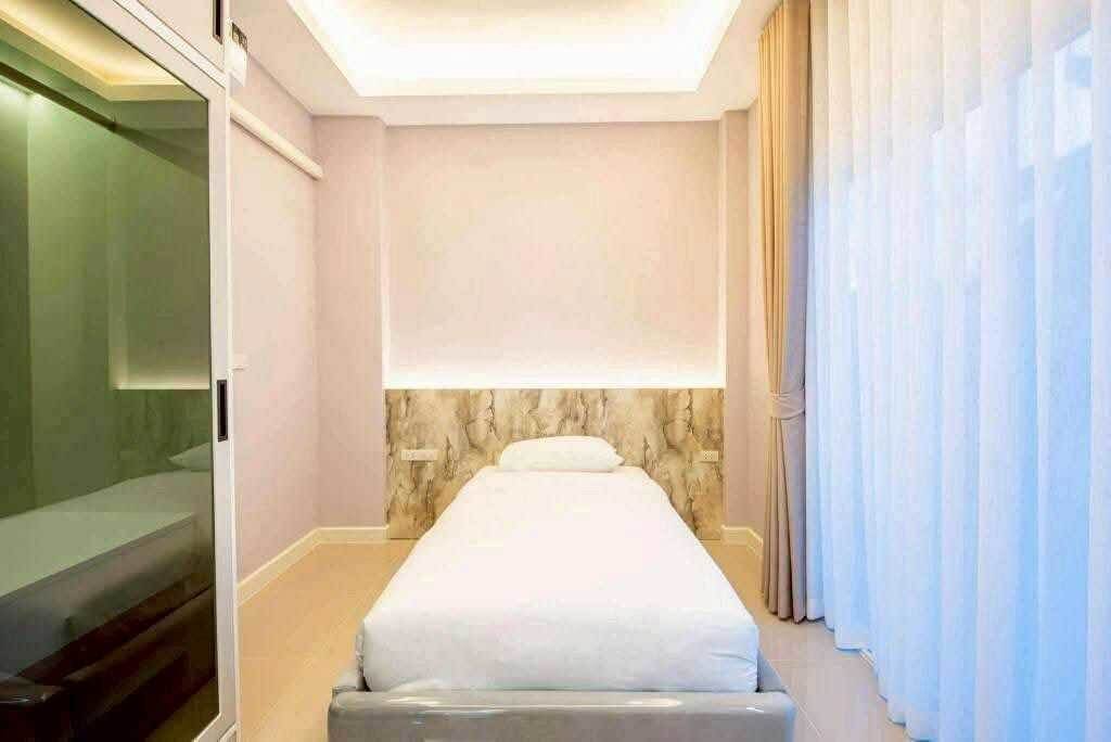 Pool Villa on Chaiyapruek 2nd Rd - select property pattaya