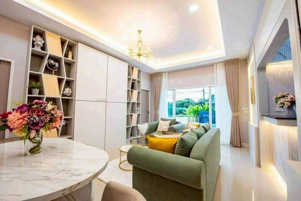 Pool Villa on Chaiyapruek 2nd Rd - select property pattaya