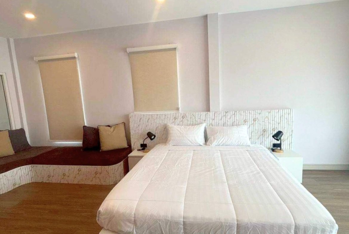 T.W. Garden Hill Pool Villa - select property pattaya