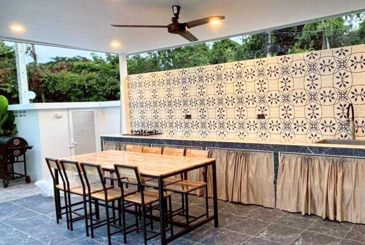 T.W. Garden Hill Pool Villa - select property pattaya