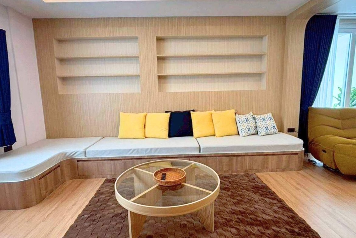 T.W. Garden Hill Pool Villa - select property pattaya