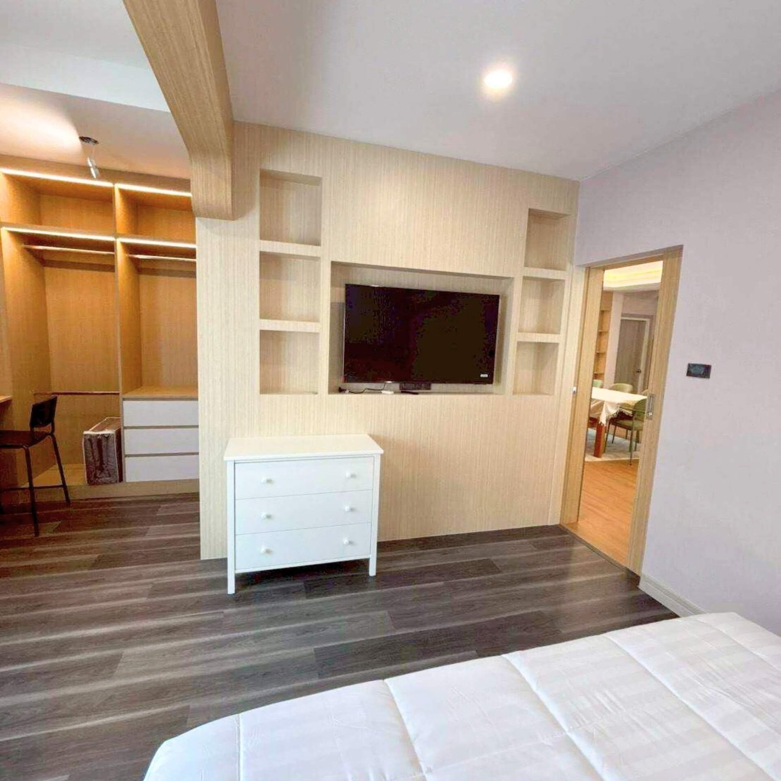 T.W. Garden Hill Pool Villa - select property pattaya