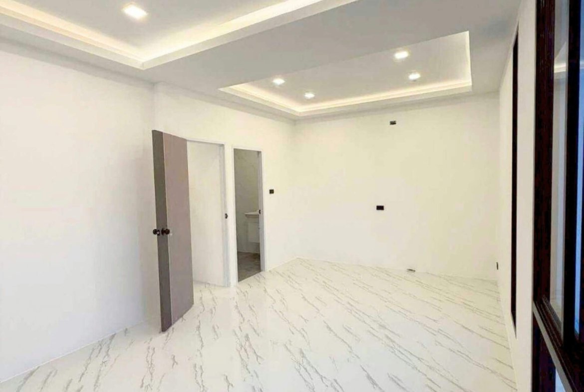 3-Storey TownHouse -SST2512121- select property pattay