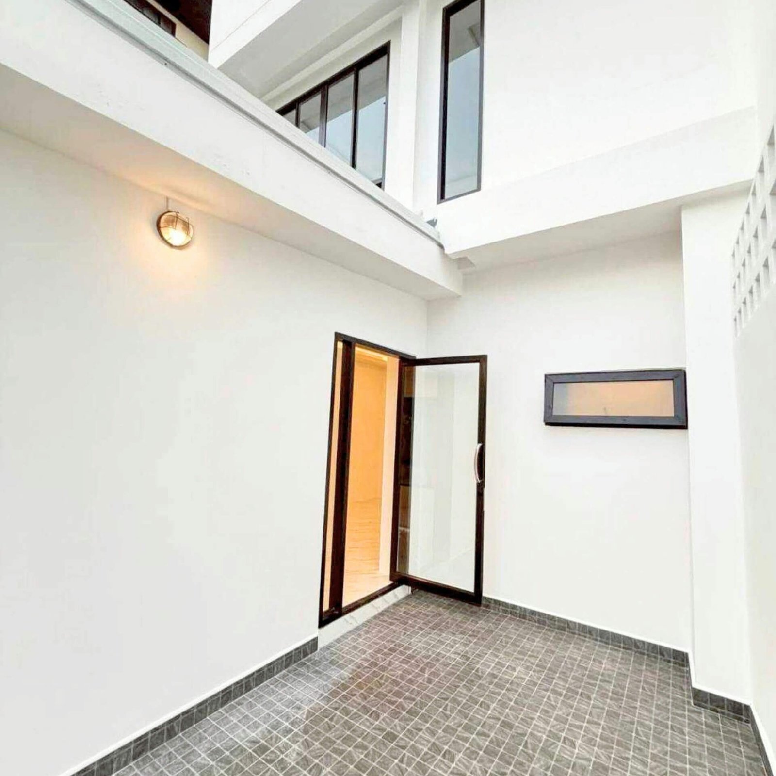 3-Storey TownHouse -SST2512121- select property pattay