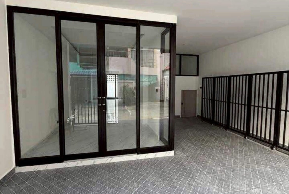 3-Storey TownHouse -SST2512121- select property pattay