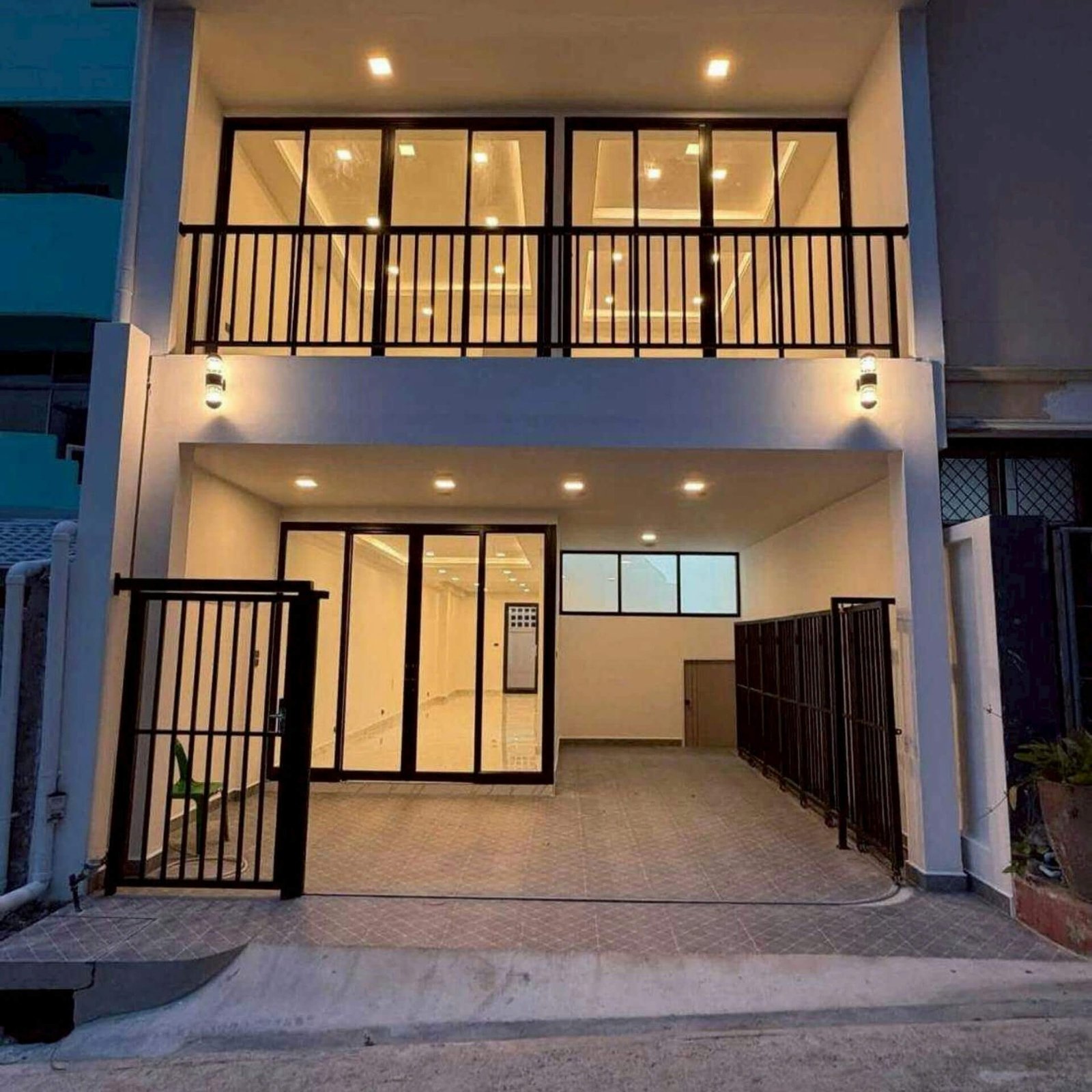 3-Storey TownHouse -SST2512121- select property pattay
