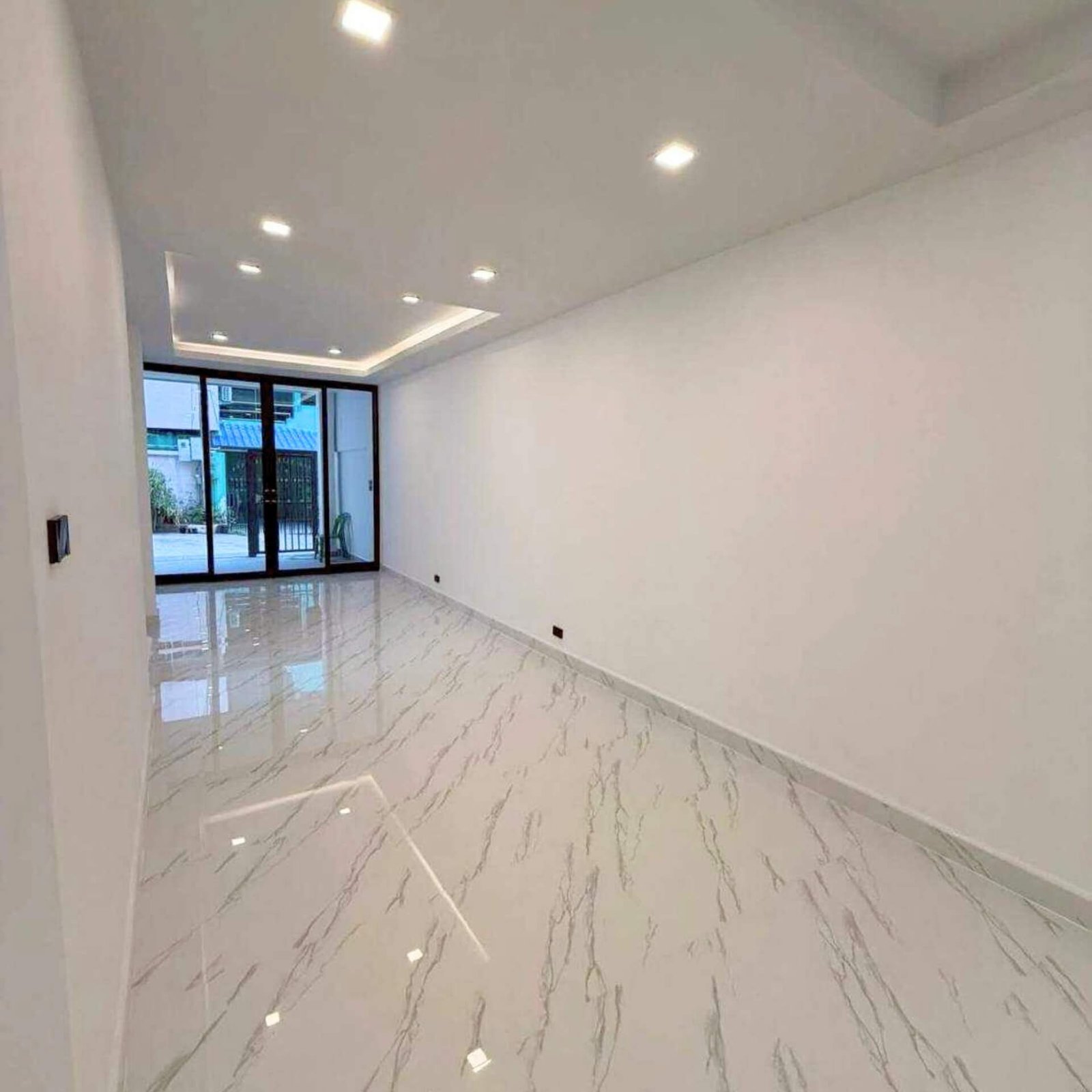 3-Storey TownHouse -SST2512121- select property pattay