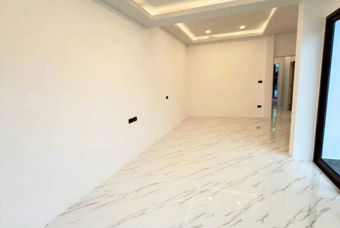 3-Storey TownHouse -SST2512121- select property pattay