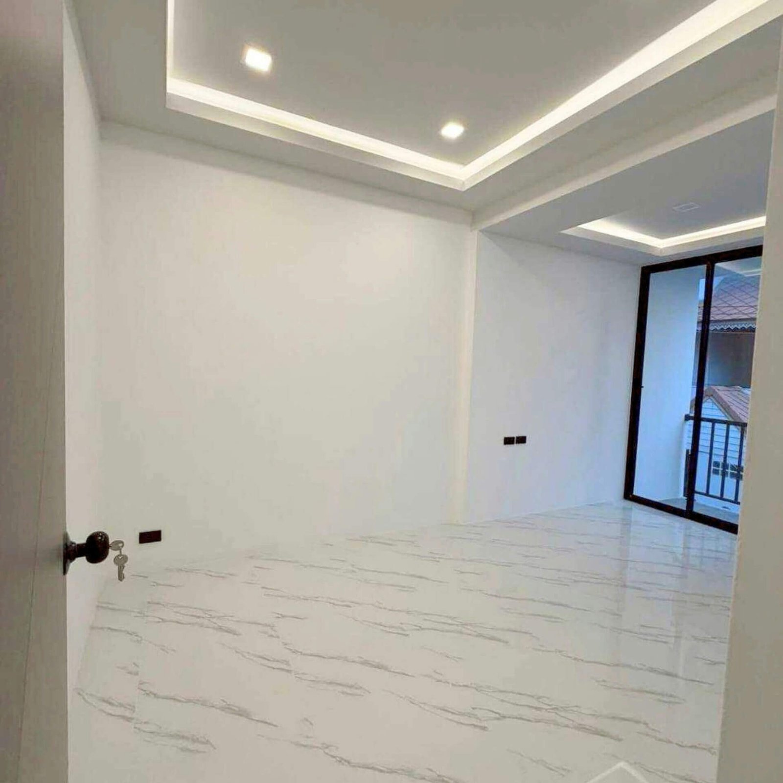 3-Storey TownHouse -SST2512121- select property pattay