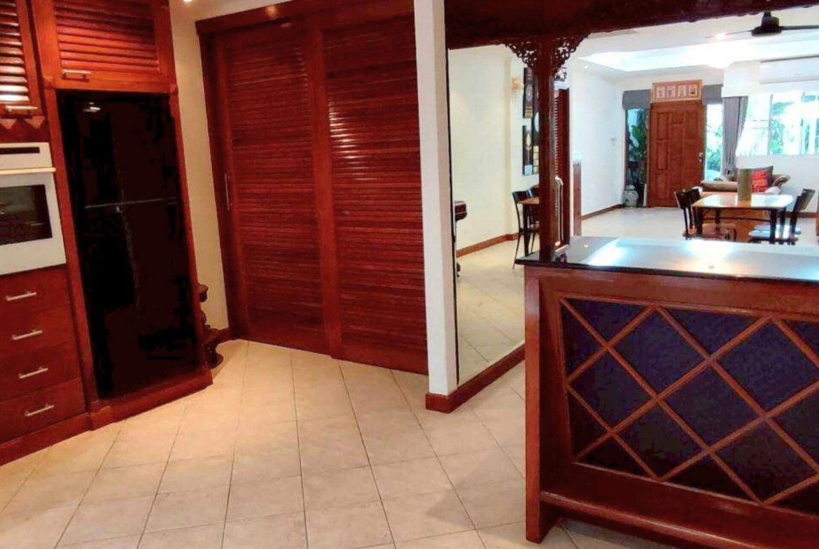 4-Storey Townhouse Pratamnak - SST2512128 - select property pattaya