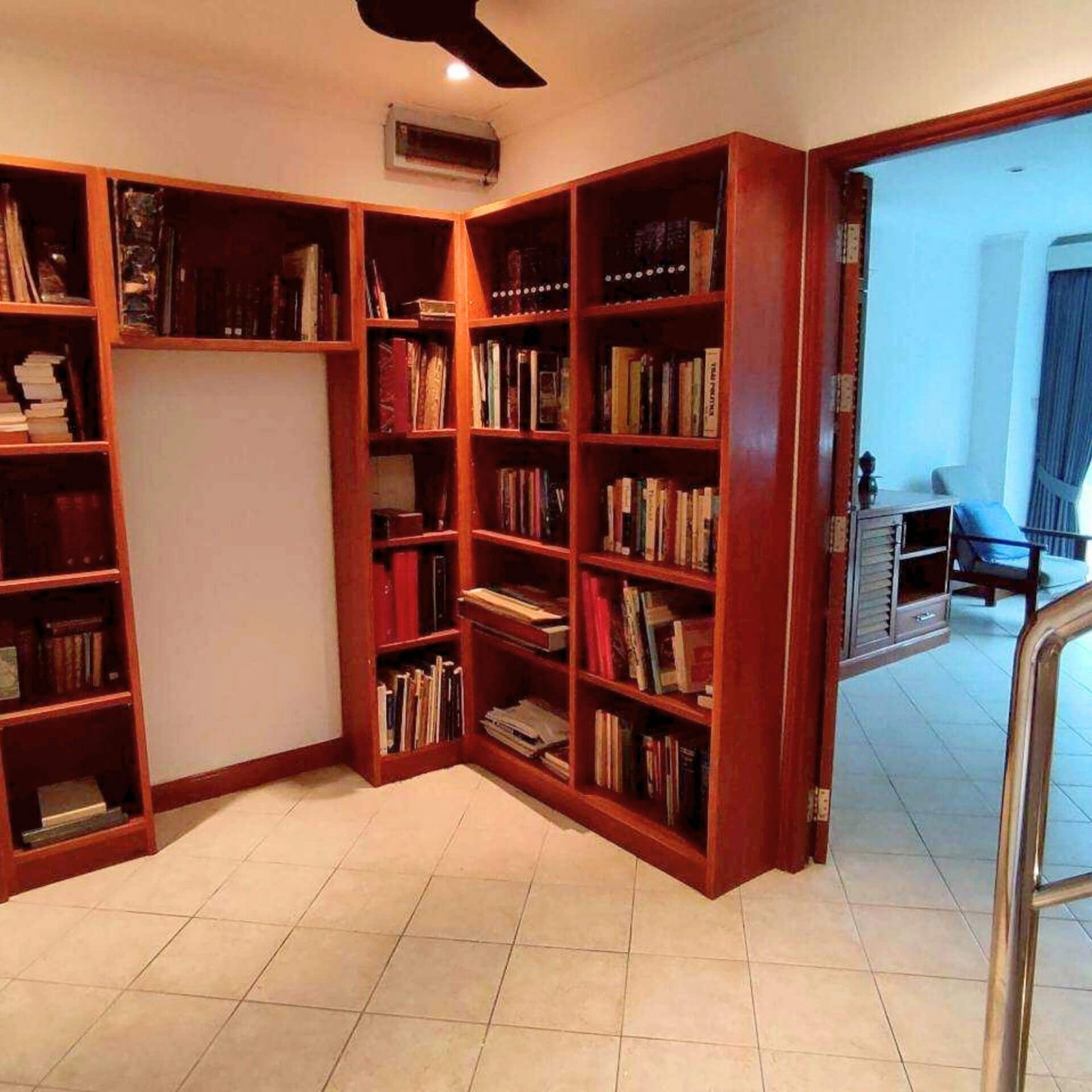 4-Storey Townhouse Pratamnak - SST2512128 - select property pattaya