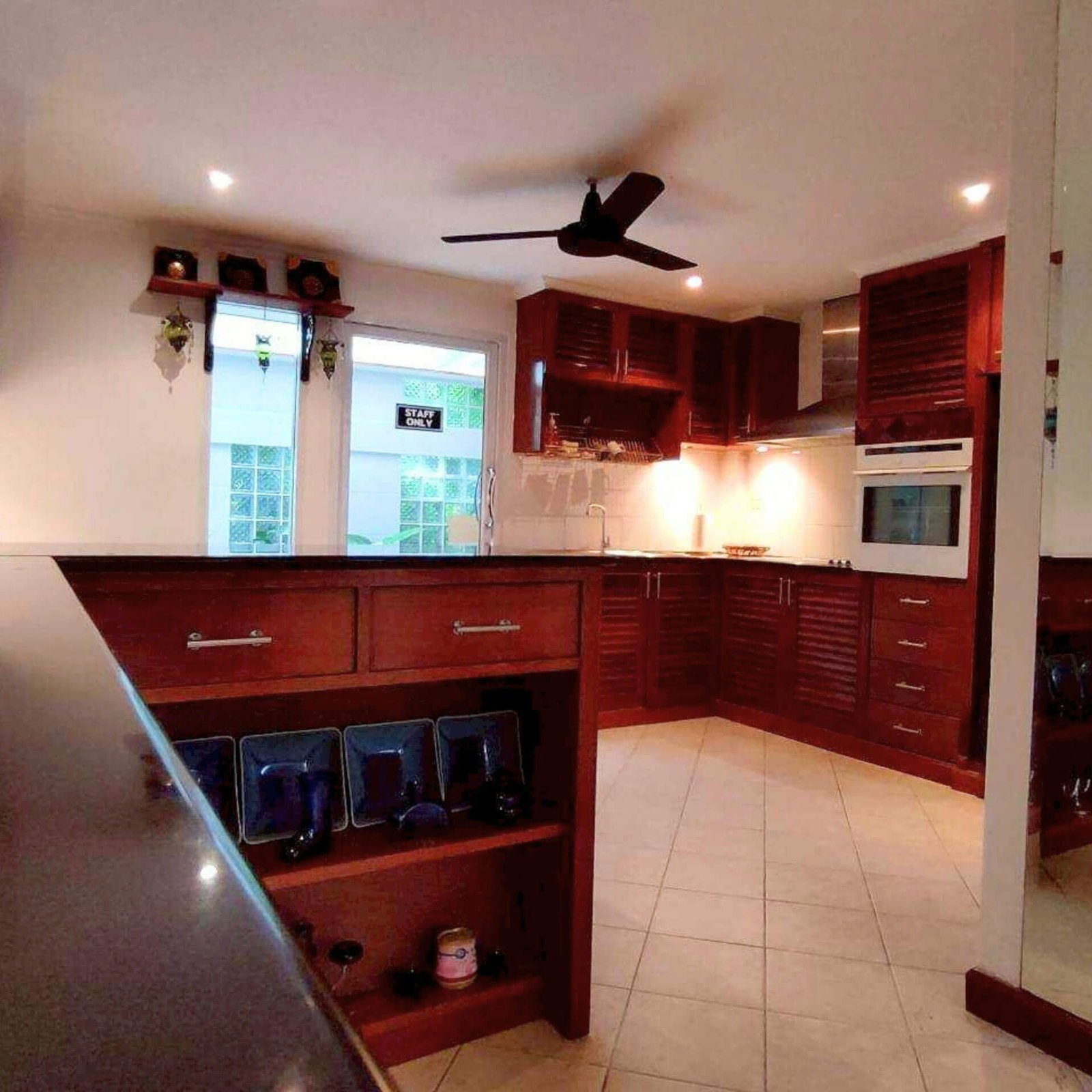 4-Storey Townhouse Pratamnak - SST2512128 - select property pattaya