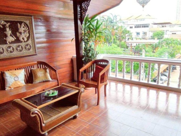 4-Storey Townhouse Pratamnak - SST2512128 - select property pattaya
