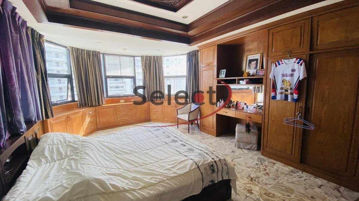 SCT2605449 Jomtien Complex Condotel Thappraya - 9th Floor Sea view