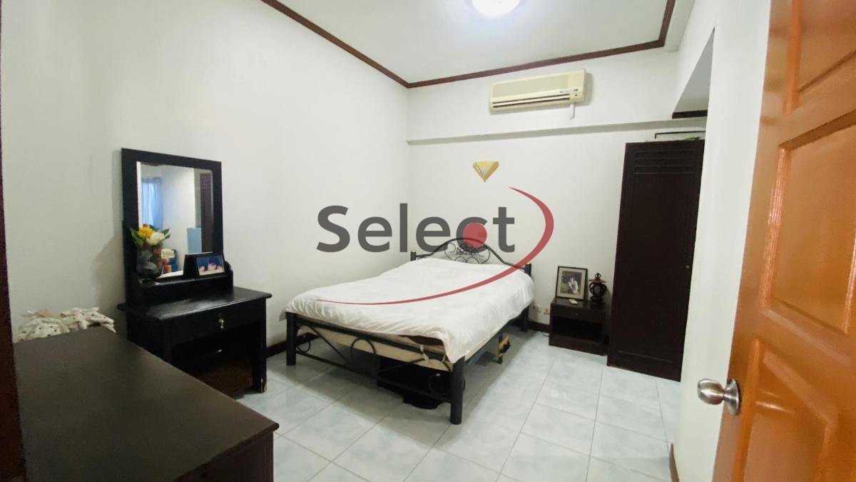 SCT2605449 Jomtien Complex Condotel Thappraya - 9th Floor Sea view
