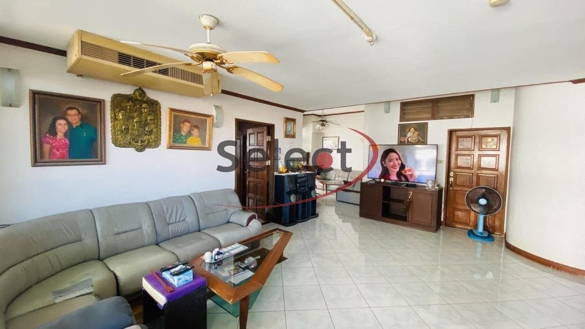 SCT2605449 Jomtien Complex Condotel Thappraya - 9th Floor Sea view