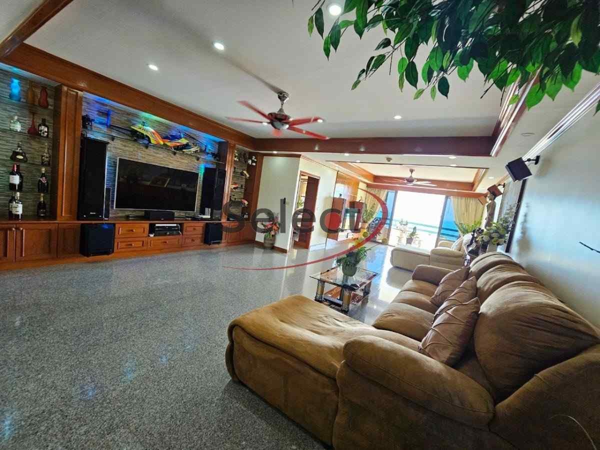 SCT2605450 Jomtien Plaza Condotel - 6th Floor Sea view