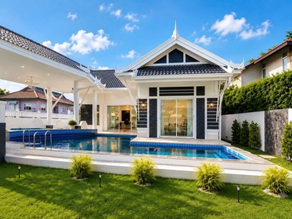 RC260717 Thai Garden Hill Village 5-Bedroom Pool Villa - Nong Prue Pattaya