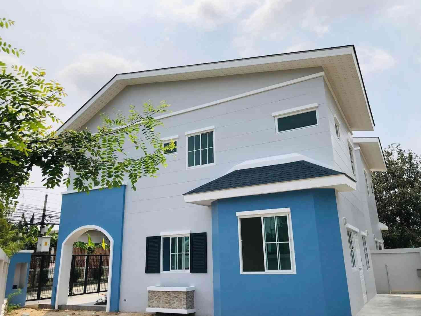 Exclusive 4-Bedroom Two-Storey Corner House in Soi Boon Samphan Pattaya -Nong Prue