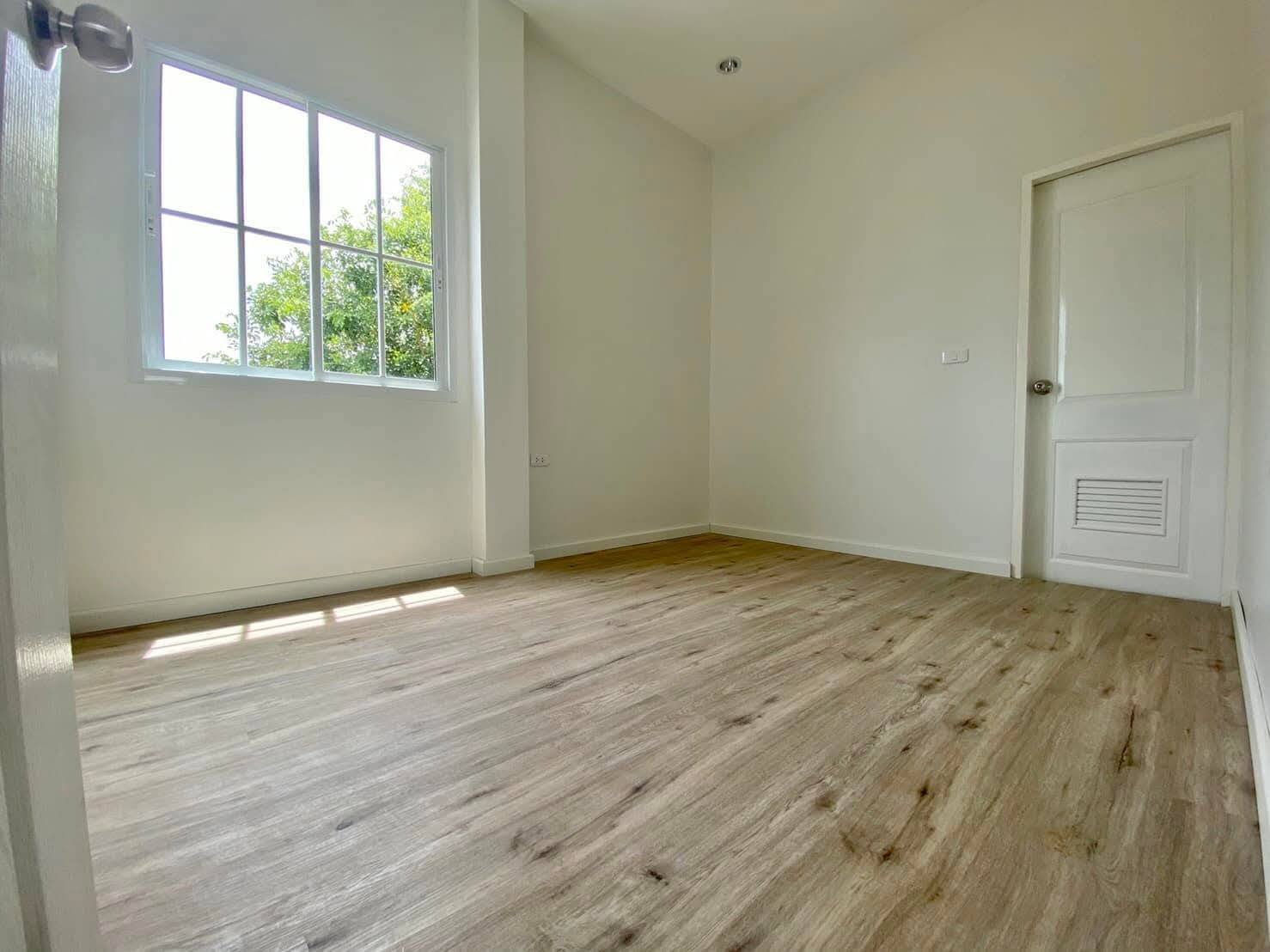 Exclusive 4-Bedroom Two-Storey Corner House in Soi Boon Samphan Pattaya -Nong Prue