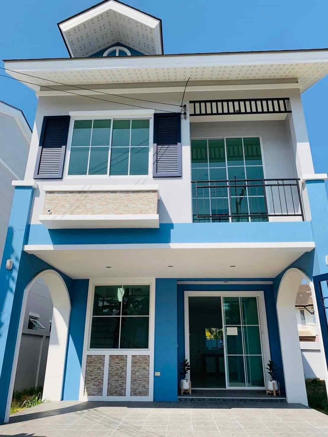 Exclusive 4-Bedroom Two-Storey Corner House in Soi Boon Samphan Pattaya -Nong Prue