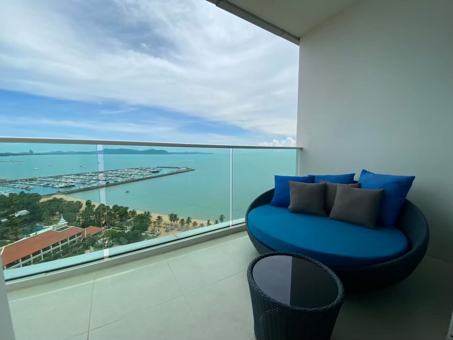 RS260701 Mövenpick White Sand Beach Na Jomtien (1) RS260701 Mövenpick White Sand Beach Na Jomtien