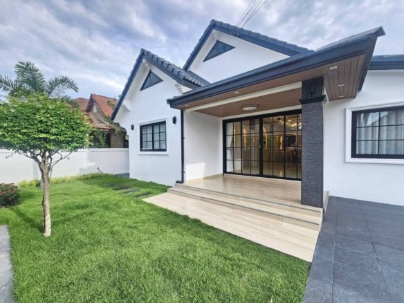 RS260703 Permsub Garden Home Newly Renovated Single House - Soi Siam Pattaya