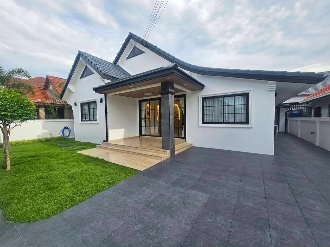 RS260703 Permsub Garden Home Newly Renovated Single House – Soi Siam Pattaya (3) RS260703 Permsub Garden Home Newly Renovated Single House - Soi Siam Pattaya