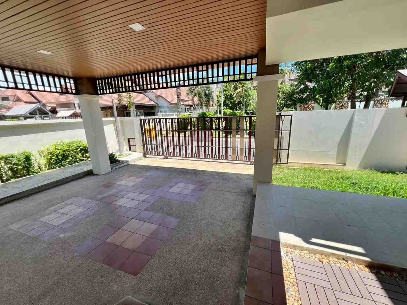 RS260706 Renovated 3-Bedroom House at Sirisa 16 Village Soi Siam Country Club (8) RS260706 Renovated 3-Bedroom House at Sirisa 16 Village Soi Siam Country Club