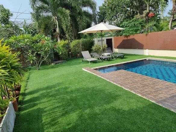 Garden Ville 1 : Spacious 3-Bedroom Pool Villa - Huay Yai, Pattaya