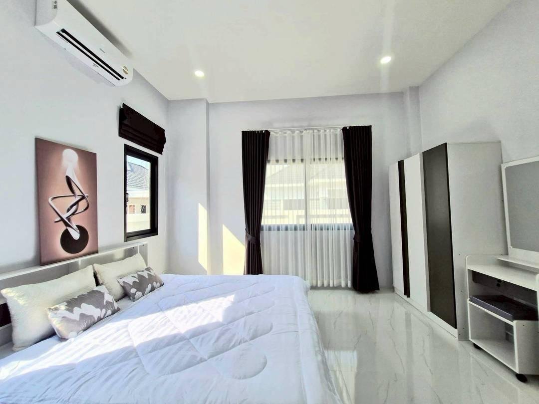 SCF260718 Newly Built 3-Bedroom Single House Near Motorway in Pattaya - Huay Yai