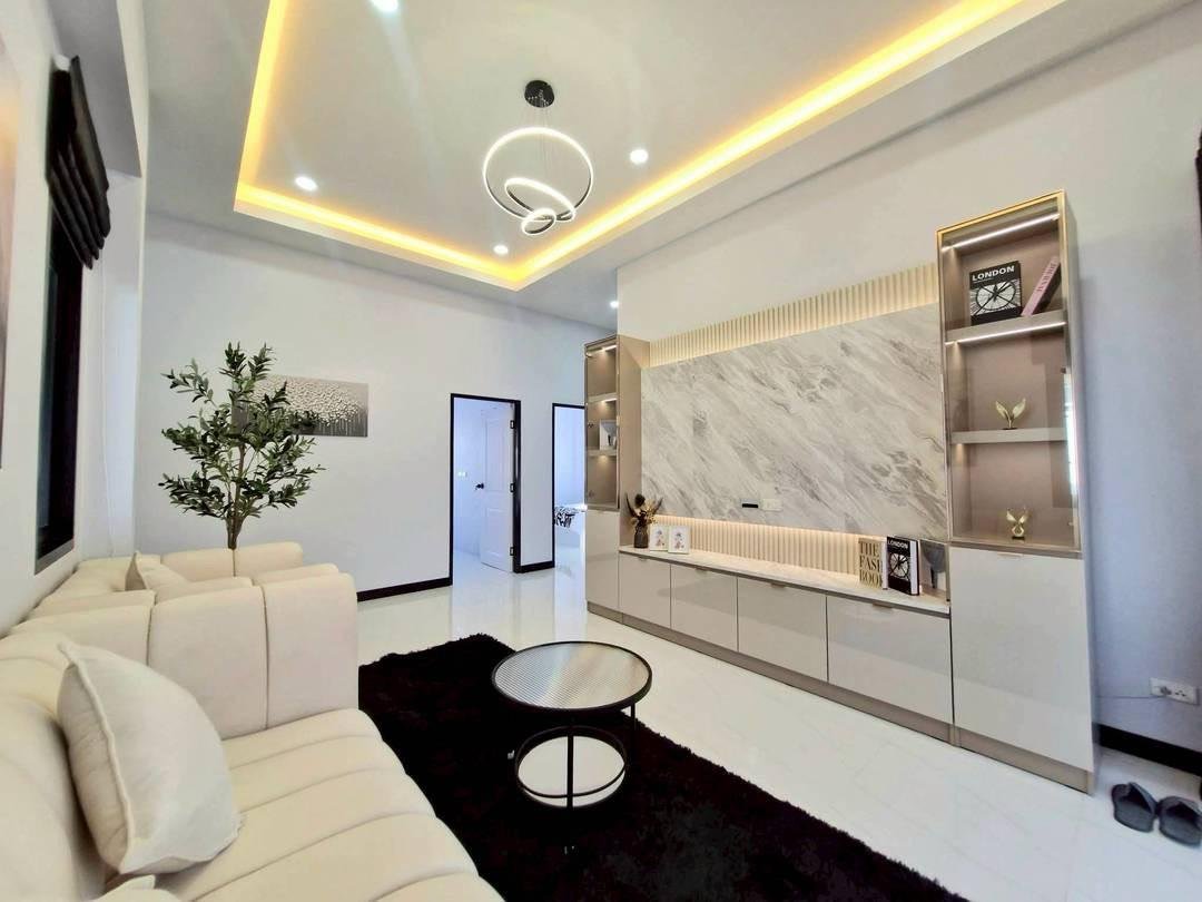 SCF260718 Newly Built 3-Bedroom Single House Near Motorway in Pattaya - Huay Yai