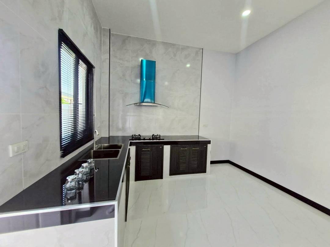 SCF260718 Newly Built 3-Bedroom Single House Near Motorway in Pattaya - Huay Yai