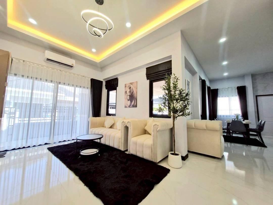 SCF260718 Newly Built 3-Bedroom Single House Near Motorway in Pattaya - Huay Yai