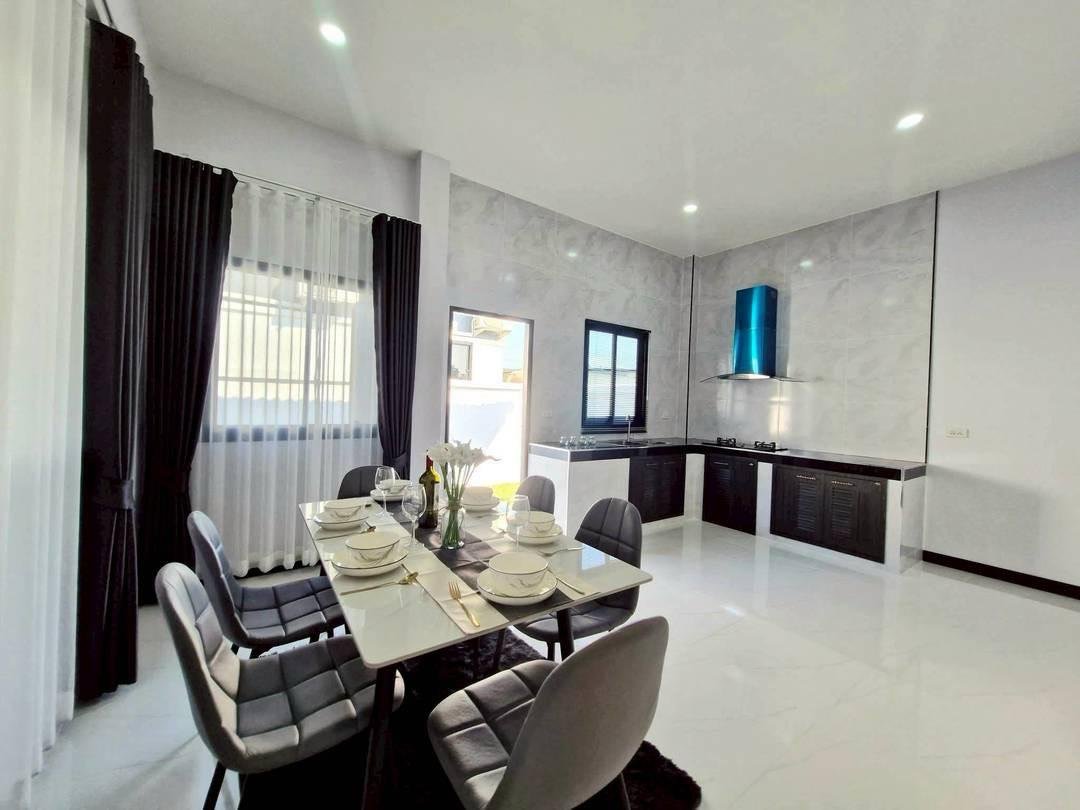 SCF260718 Newly Built 3-Bedroom Single House Near Motorway in Pattaya - Huay Yai