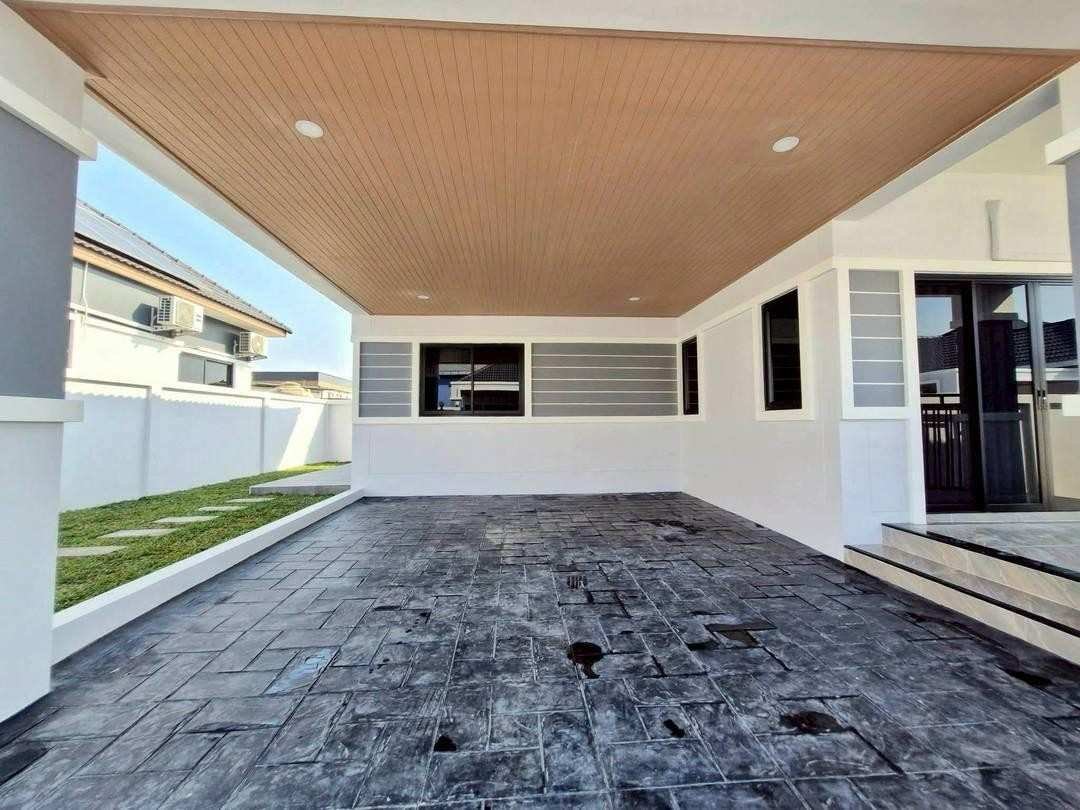 SCF260718 Newly Built 3-Bedroom Single House Near Motorway in Pattaya - Huay Yai