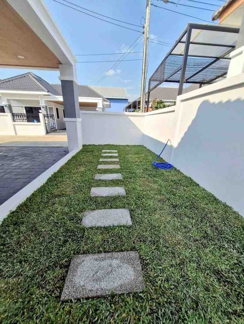 SCF260718 Newly Built 3-Bedroom Single House Near Motorway in Pattaya - Huay Yai