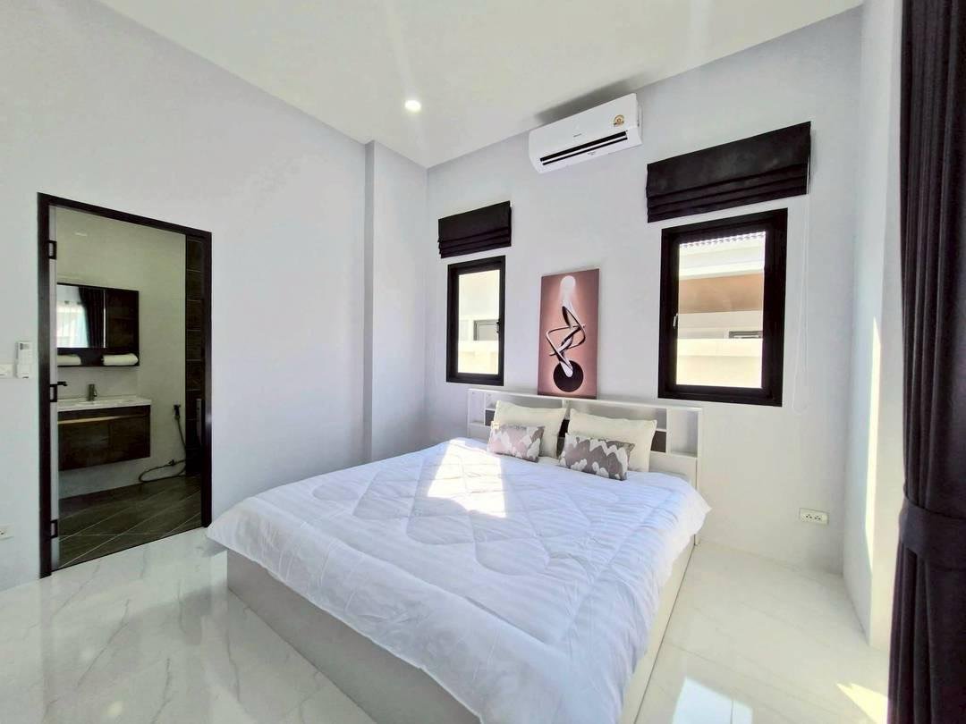 SCF260718 Newly Built 3-Bedroom Single House Near Motorway in Pattaya - Huay Yai