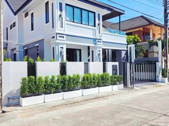 SCT260730 Central Park 2 Pattaya – Fully Furnished 4-Bedroom Luxury Pool Villa
