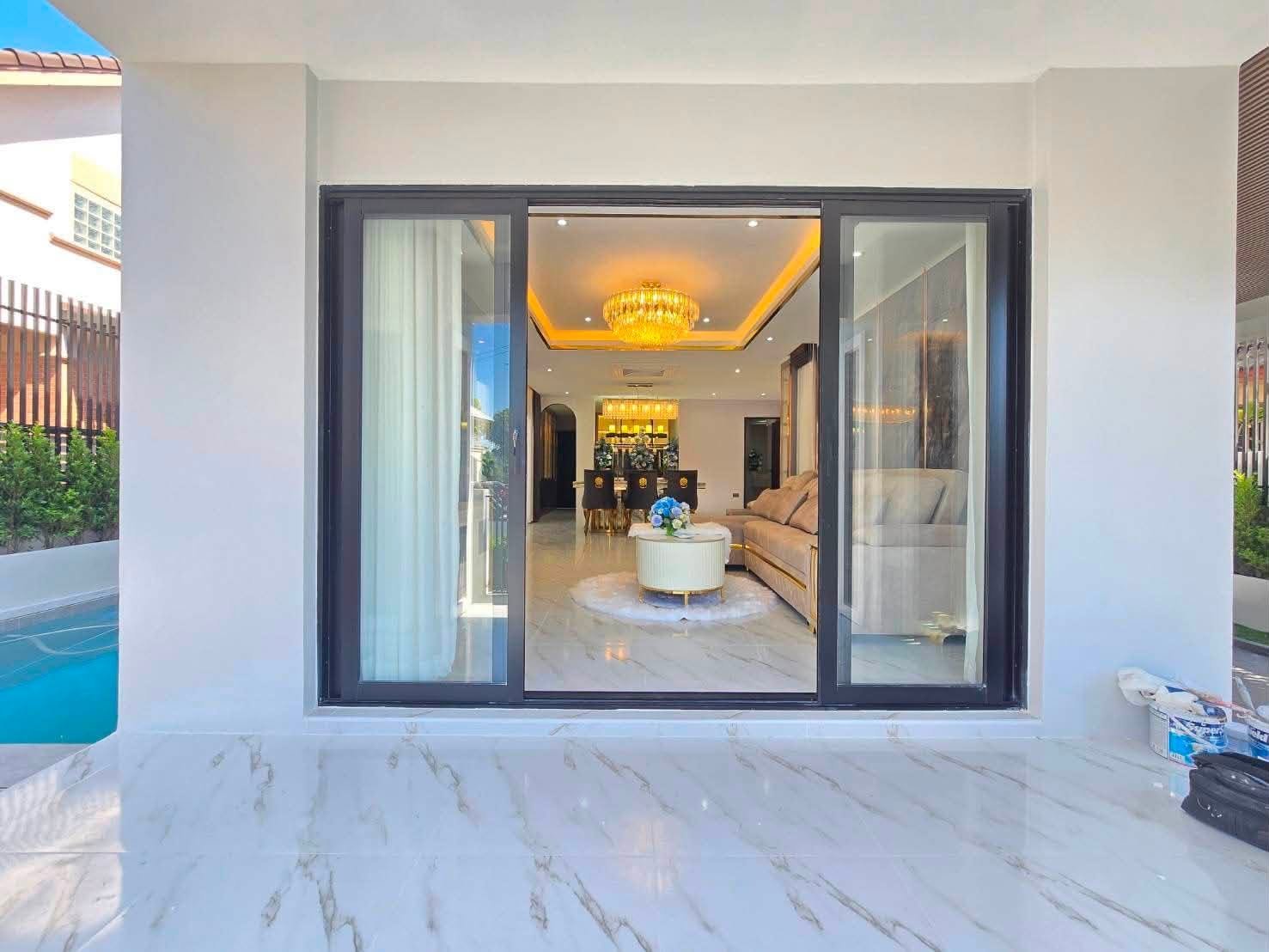SCT260730 Central Park 2 Pattaya – Fully Furnished 4-Bedroom Luxury Pool Villa