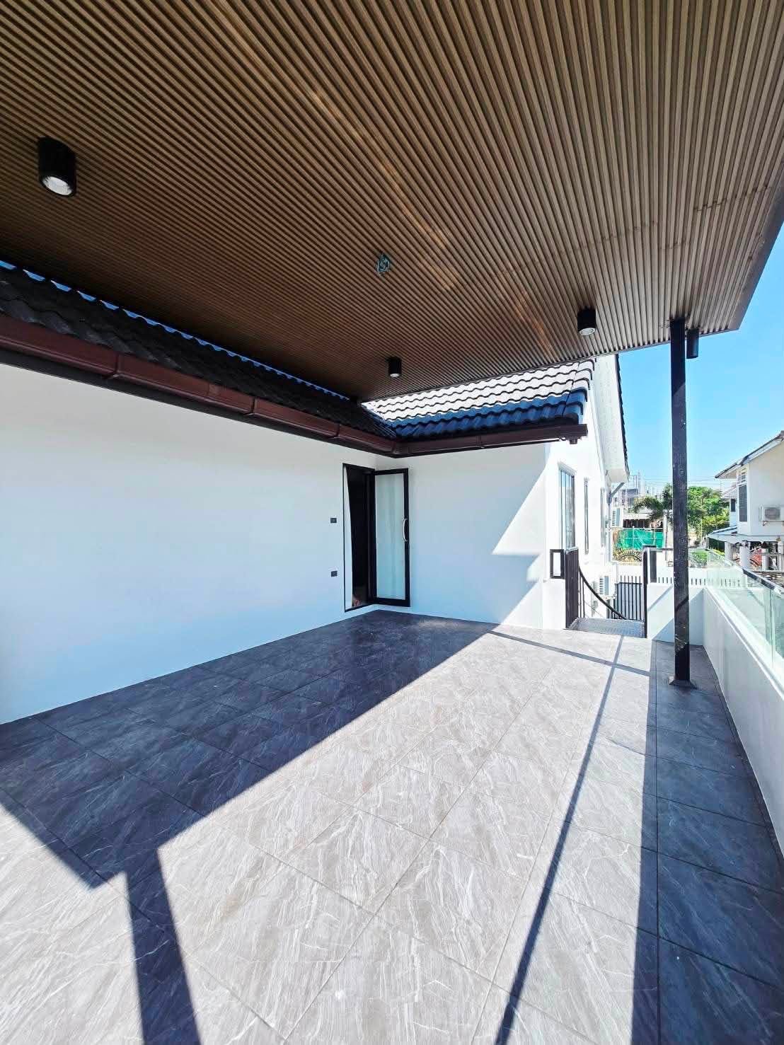SCT260730 Central Park 2 Pattaya – Fully Furnished 4-Bedroom Luxury Pool Villa