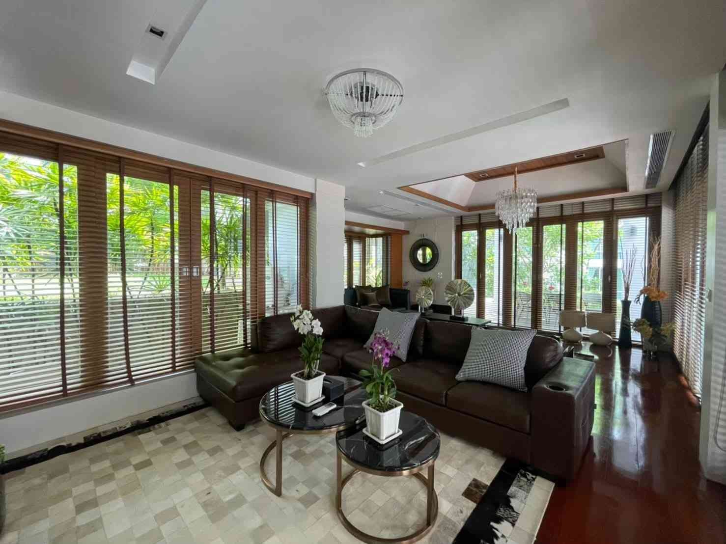 SRST260746 Exclusive Beachfront Luxury Villa on Wongamat Beach Next to Sanctuary of Truth