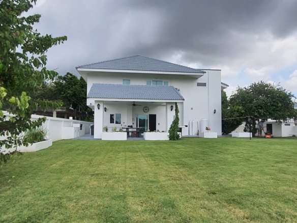 SSF260720 Hill View Villa Luxury 3-Bedroom Single House with Expansive Land - Nong Pla lai