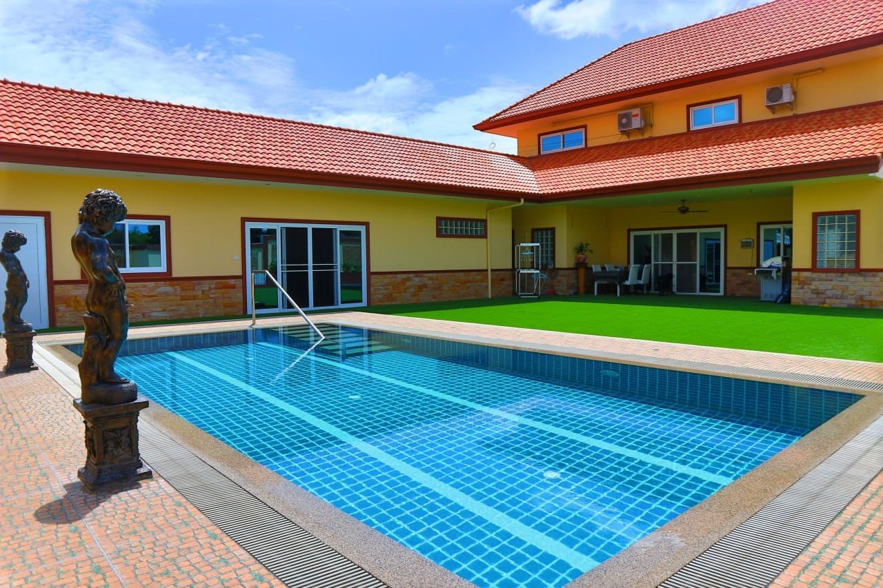 SST260727 4-Bedroom Pool Villa in Miami Villas near Mabprachan Lake (1) SST260727 4-Bedroom Pool Villa in Miami Villas near Mabprachan Lake, Pattaya