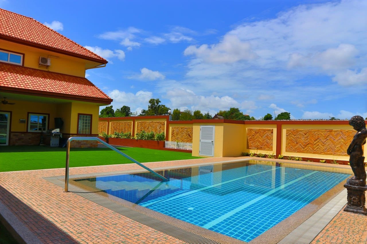 SST260727 4-Bedroom Pool Villa in Miami Villas near Mabprachan Lake (1) SST260727 4-Bedroom Pool Villa in Miami Villas near Mabprachan Lake, Pattaya