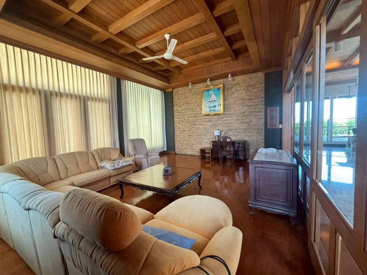 SST260736 Luxury 4-Story Ocean View Pool Villa for Sale (10) SST260736 Luxury 4-Story Ocean View Pool Villa for Sale - Near Chonlamarkwithi Bridge