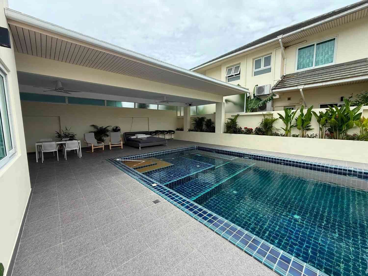 RS260802 Spacious 4-Bedroom Private Pool Villa – Nong Pla Lai (1) RS260802 Spacious 4-Bedroom Private Pool Villa - Nong Pla Lai