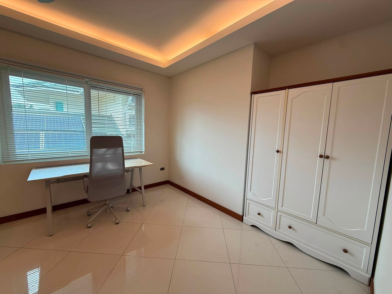 RS260802 Spacious 4-Bedroom Private Pool Villa – Nong Pla Lai (10) RS260802 Spacious 4-Bedroom Private Pool Villa - Nong Pla Lai