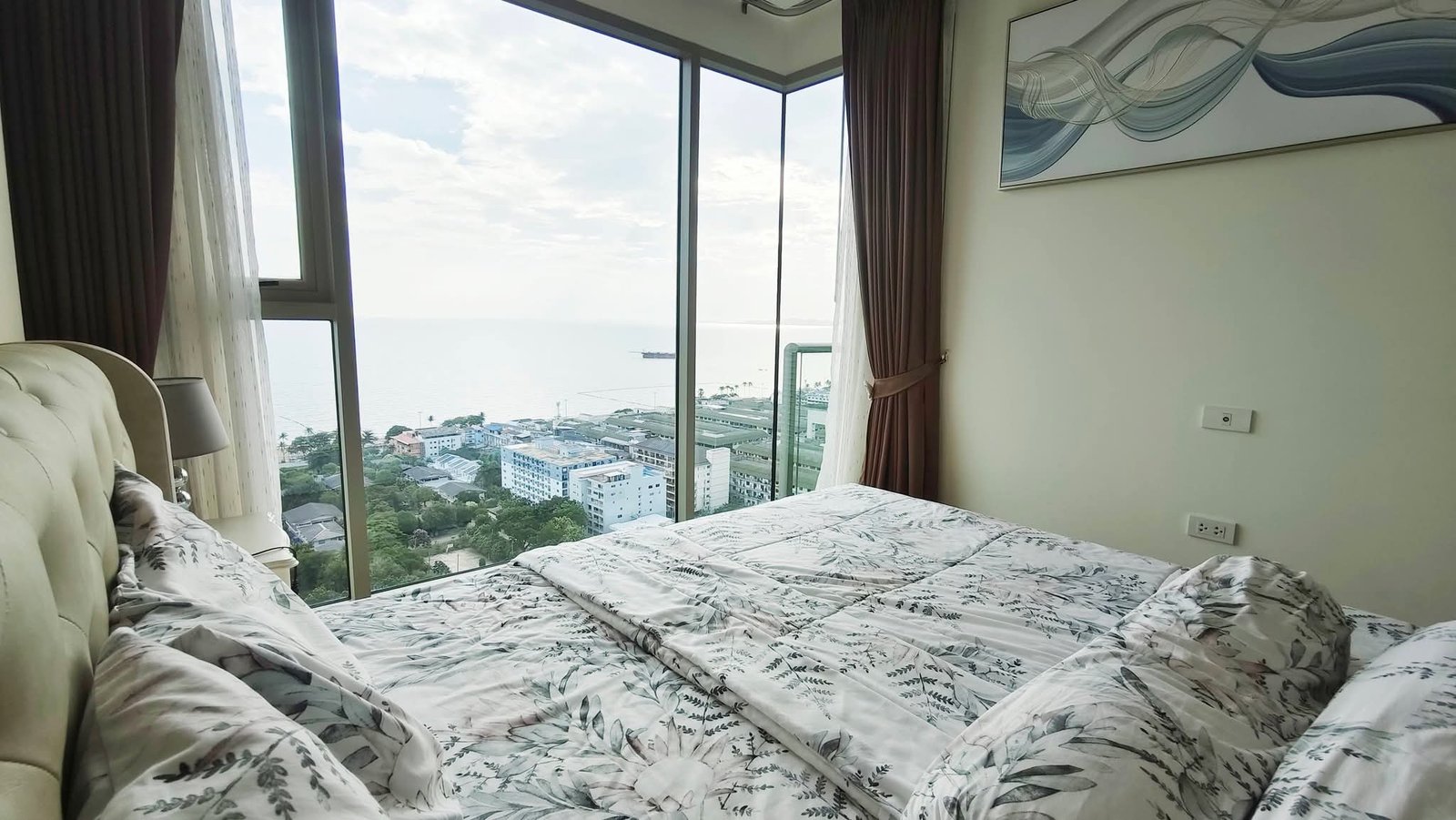 RS260811 Riviera Jomtien Condo - 28th floor Sea View & City View